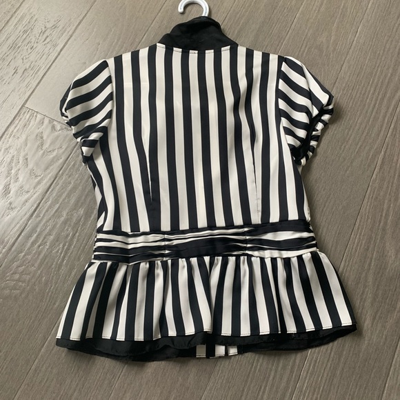 Blouse and pants - Picture 5 of 10